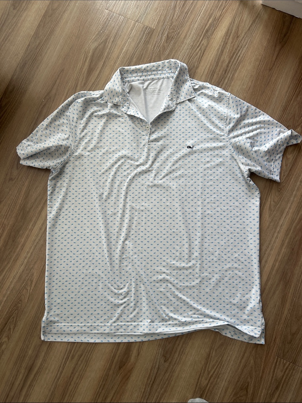 Men’s Vineyard Vines Polo Shirt with Light Blue Fish Micro-Print